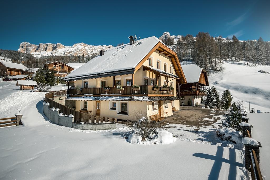 Taela Apartments San Cassiano  Dış mekan fotoğraf