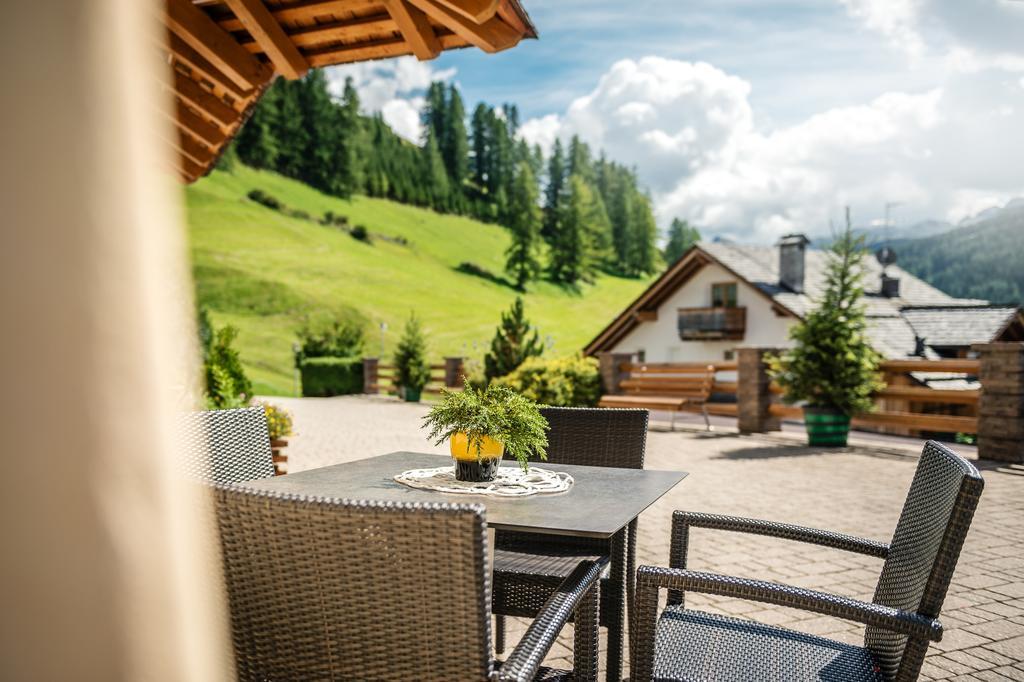Taela Apartments San Cassiano  Dış mekan fotoğraf