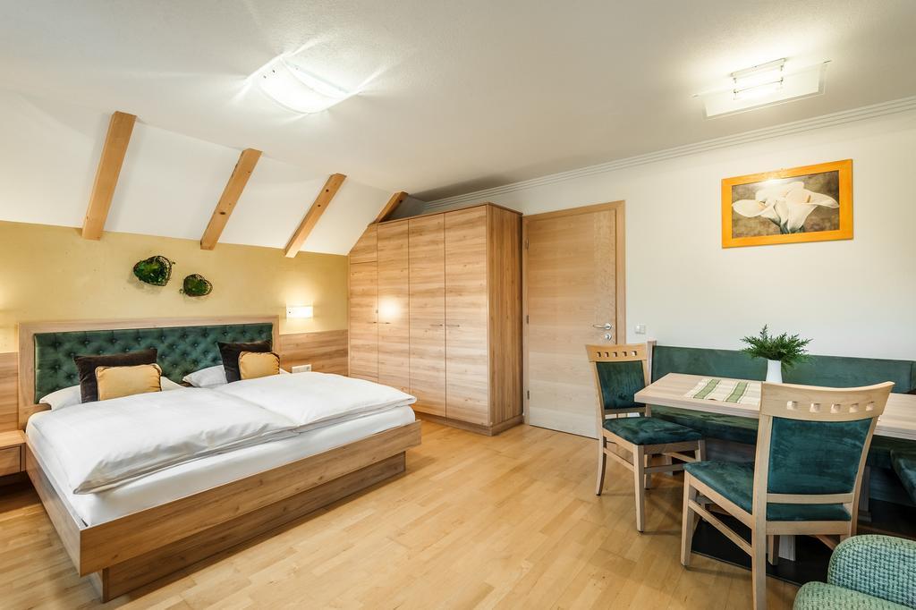 Taela Apartments San Cassiano  Dış mekan fotoğraf